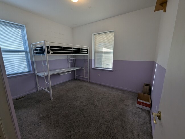 Building Photo - 116 N New Rd