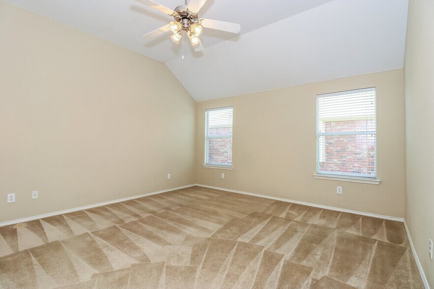 Building Photo - 1235 Sweetwater Dr