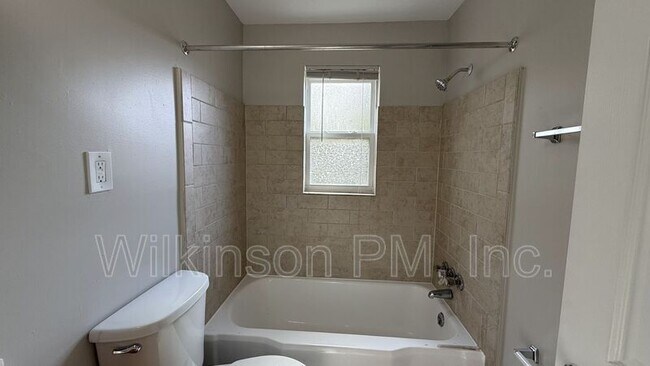 Building Photo - 319 2nd Ave