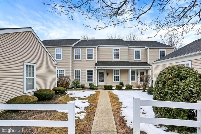 Building Photo - 903 Cambridge Ct