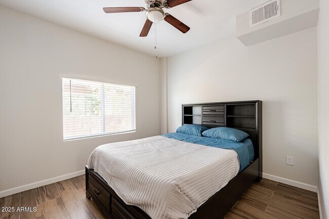 Building Photo - 1514 E Fillmore St