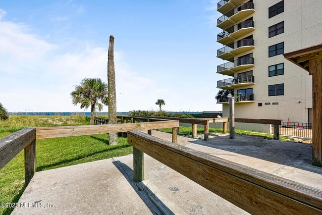 Building Photo - 187 19th St N