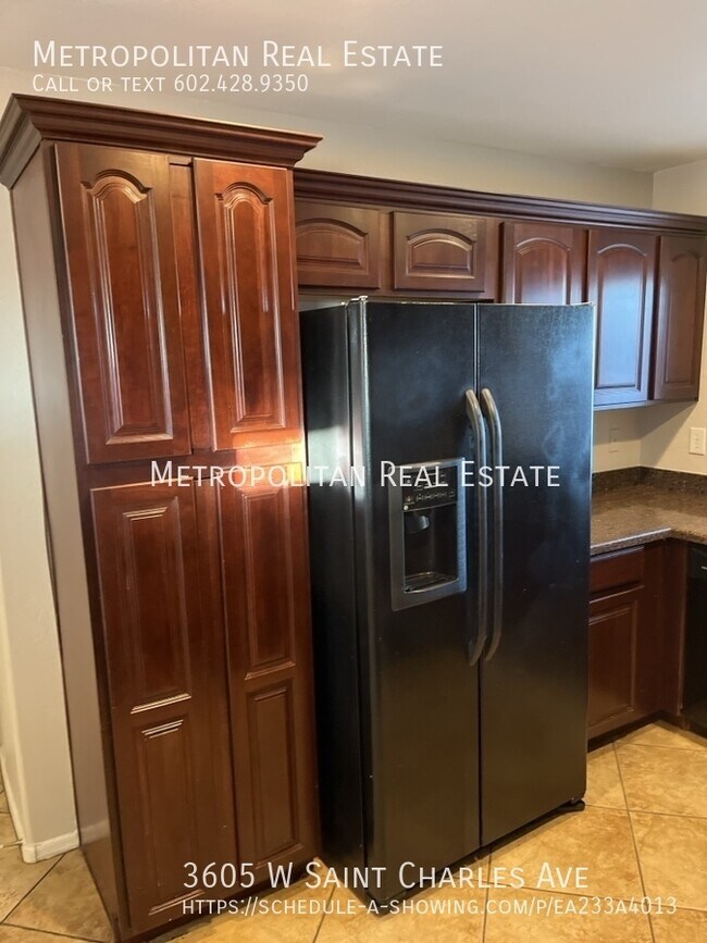 Building Photo - 3605 W St Charles Ave