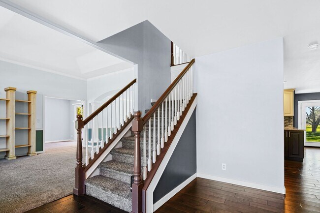 Building Photo - Parkside Paradise: Spacious 5-Bed Luxury in Hobble Creek