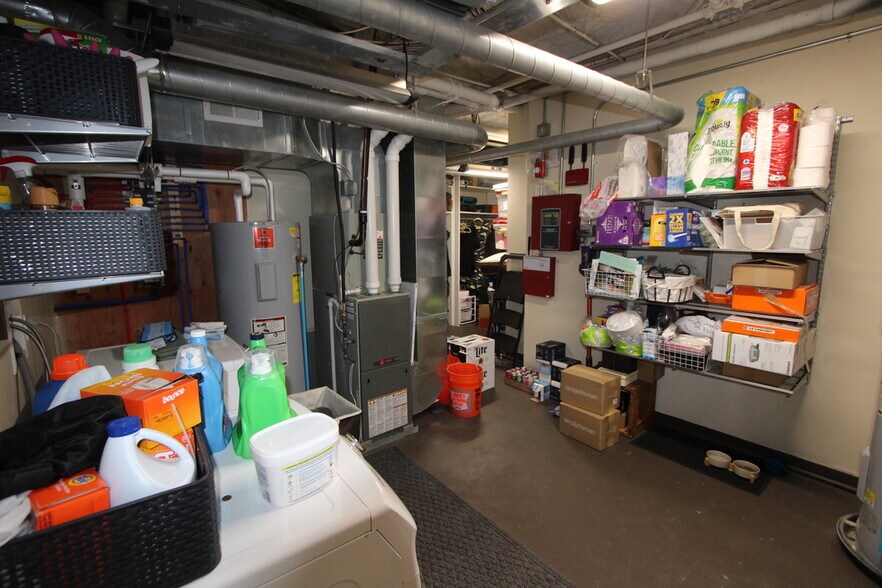 Laundry & Bike Storage - 139 7th St