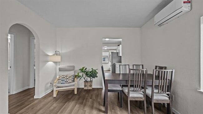 Building Photo - 334 Belford Ave