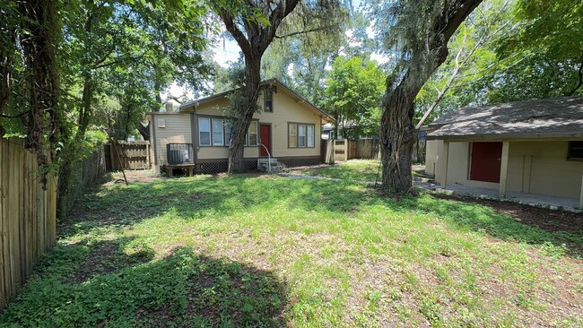 Building Photo - 3/1.5 Historic Bungalow Home in Tampa/Ybor...