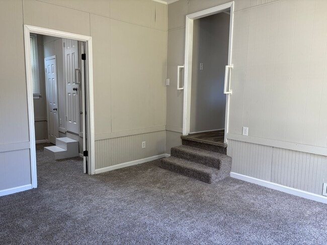 Building Photo - 3 Bedroom, 1.5 Bathroom in Mayodan!