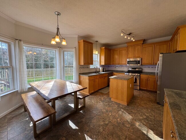 Building Photo - 307 Ludlow Dr