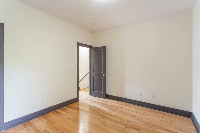 Building Photo - 1826 W Norris St