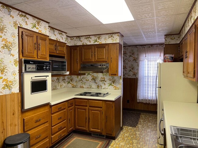 Building Photo - 13 Mcclellan Ave