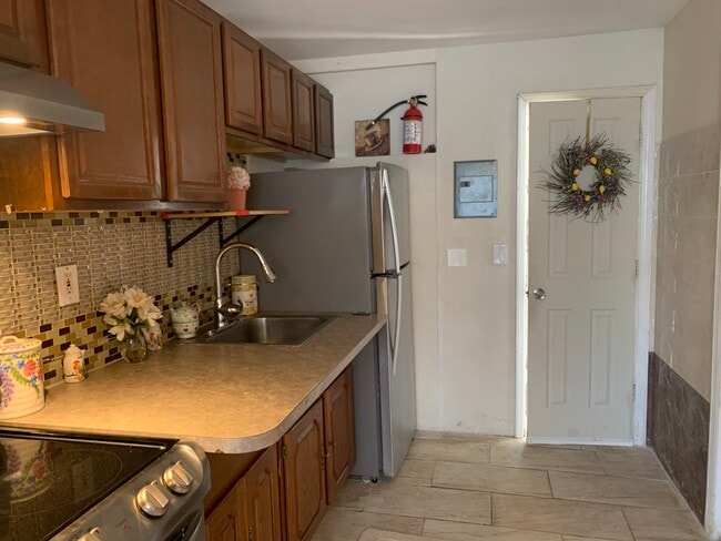 Building Photo - 270 N 1st Ave