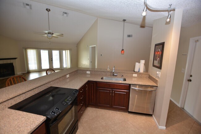 Building Photo - 6314 Eaglebrook Ave