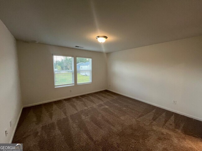 Building Photo - 2213 Boxwood Cir