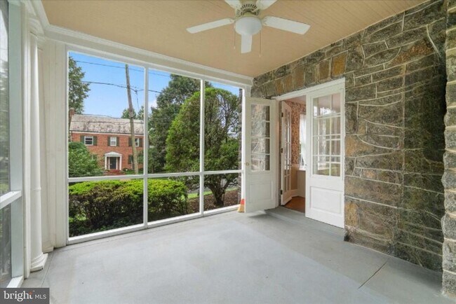 Building Photo - 5100 Chevy Chase Pkwy NW