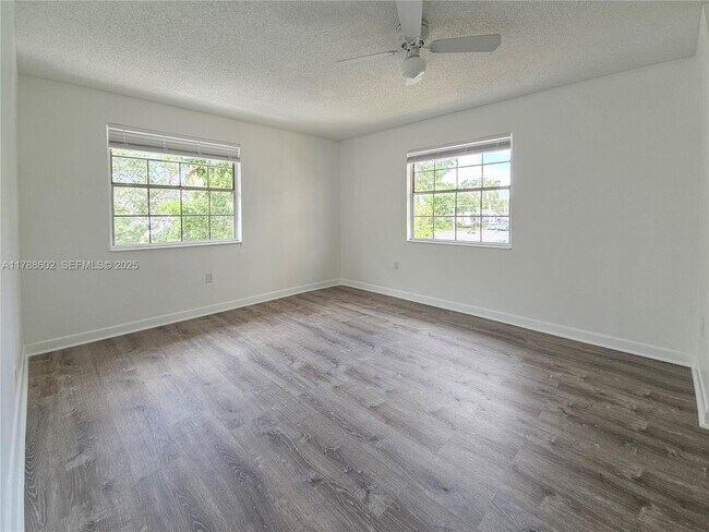 Building Photo - 6617 SW 10th St