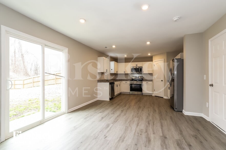 Building Photo - 217 Focus Ln