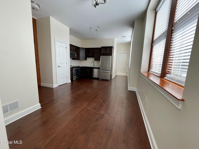 Building Photo - 233 Lake Ave