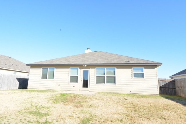 Building Photo - 7919 Woodbury Dr