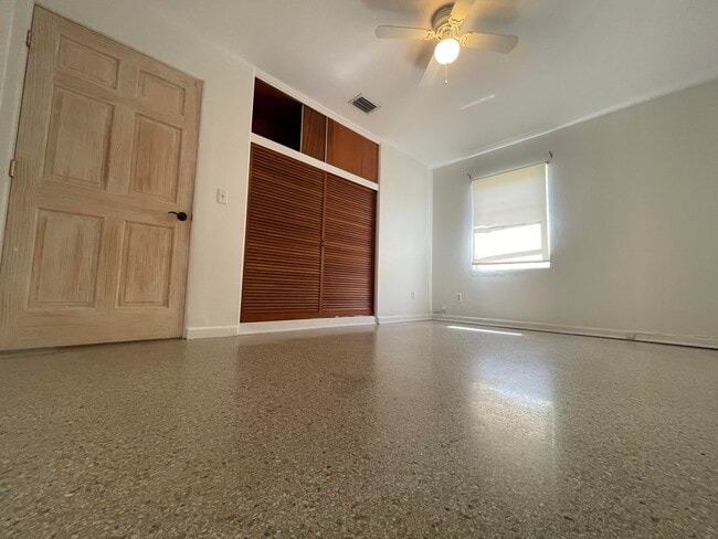 Building Photo - 335 Hernando St