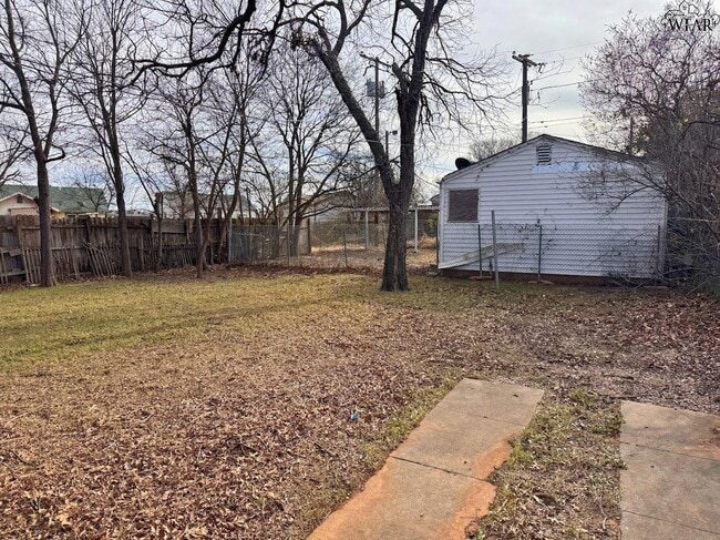 Building Photo - 2209 Talunar Ln