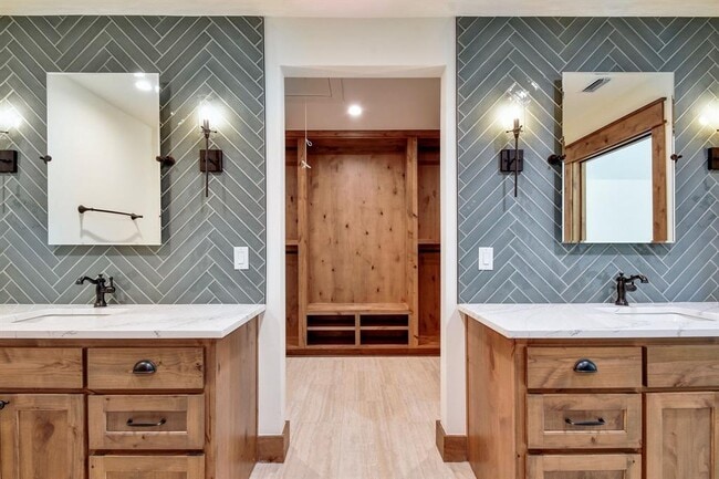 Building Photo - 108 Hub Dr