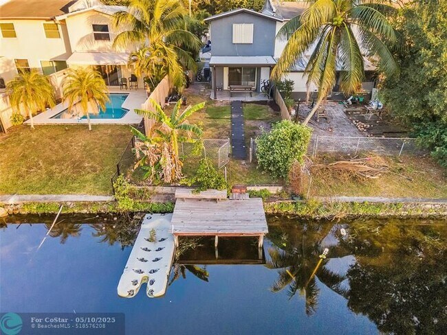 Building Photo - 447 Sunshine Dr
