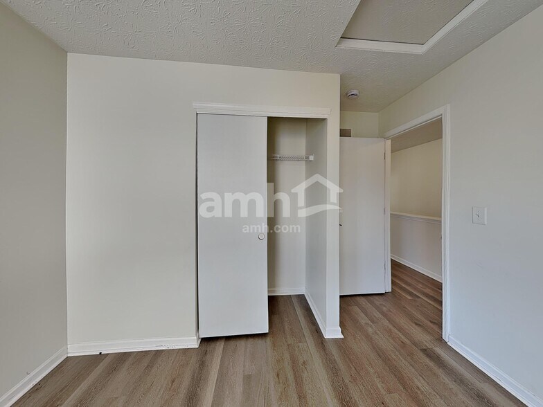 Building Photo - 1176 Tannic St