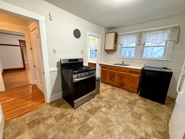 Building Photo - 12 Keenan St