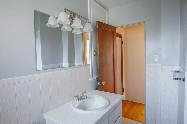 Building Photo - Charming Platt Park Home!