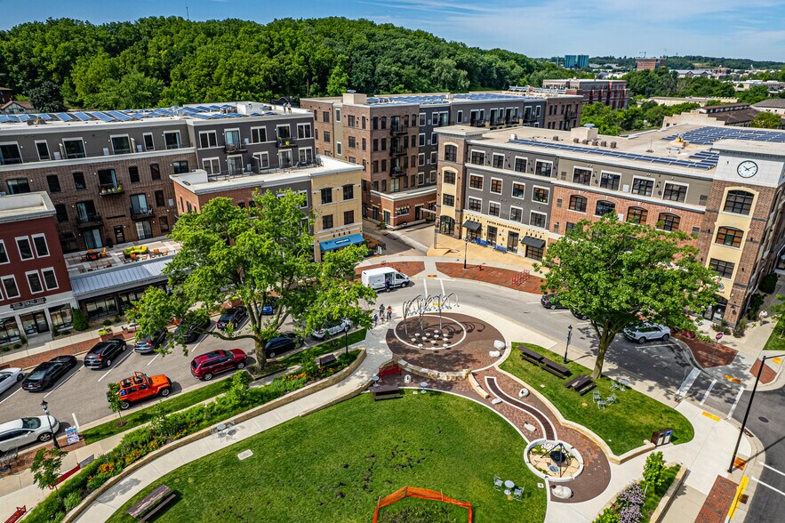 Building Photo - Middleton Center