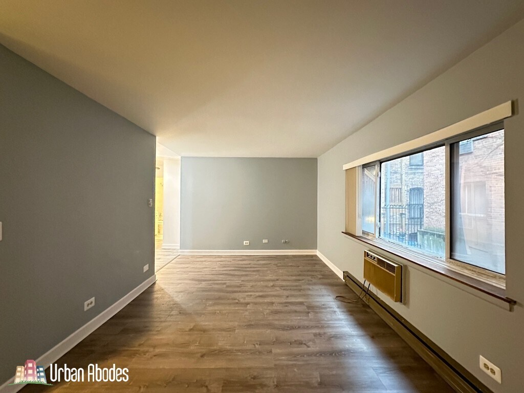 Building Photo - 3815 N Pine Grove Ave