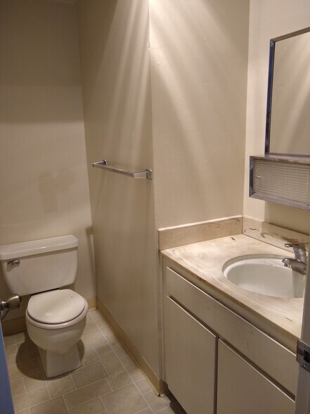 Building Photo - 825 Kiely Blvd