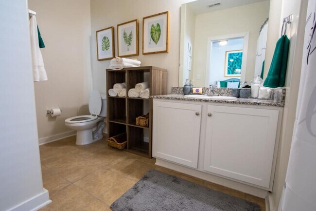 Building Photo - 501 Hamlet Wy