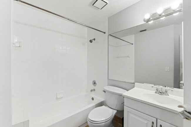 Building Photo - 10781 Cypress Lake Terrace