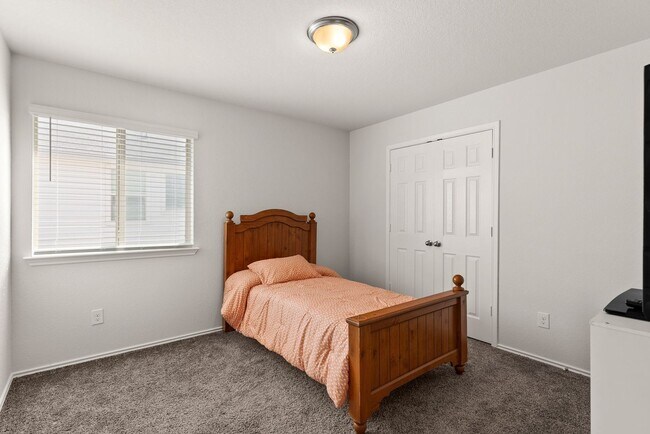 Building Photo - 2039 Wigeon Wy