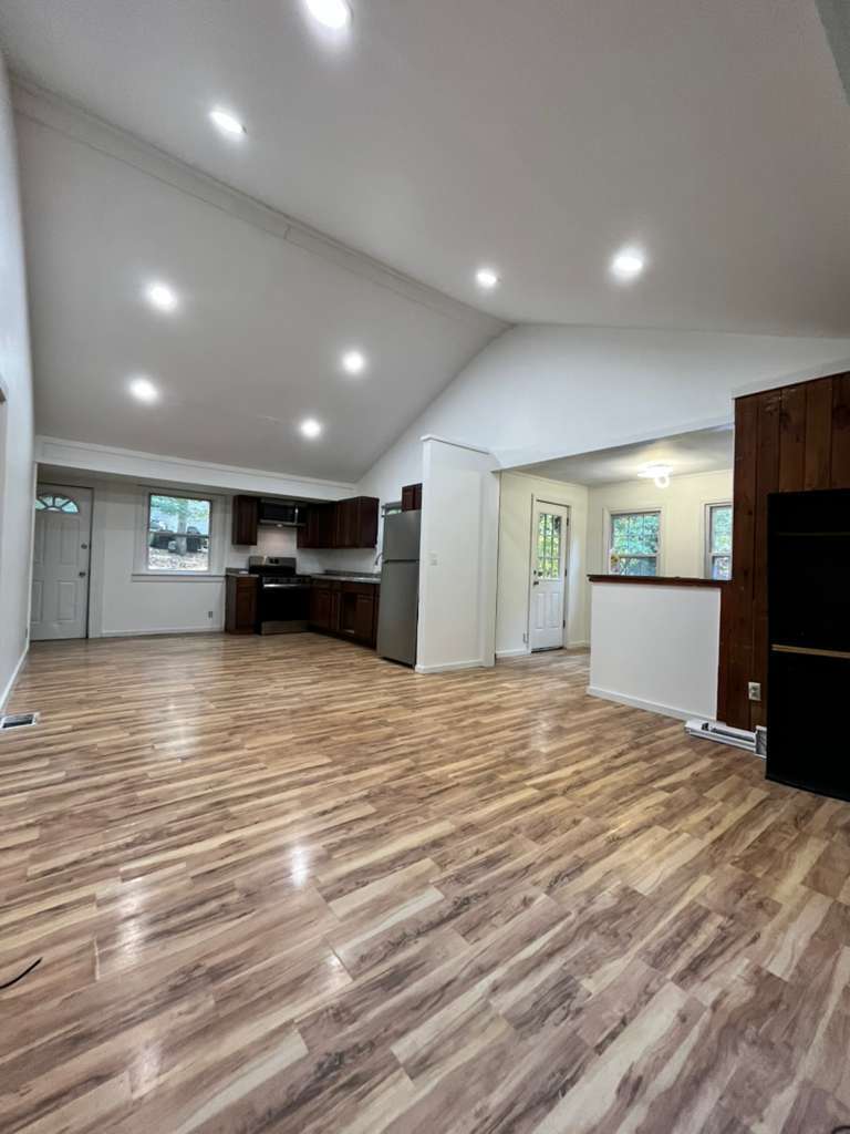 Building Photo - 2 Wildwood Trl