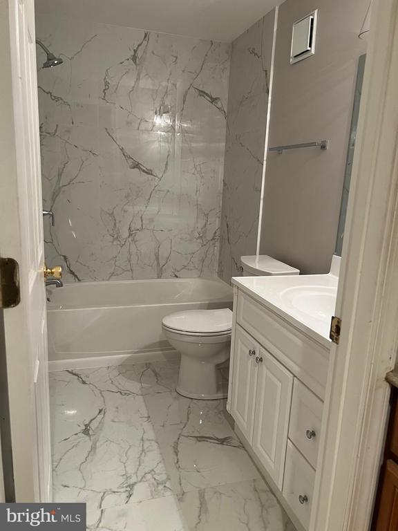 Building Photo - 11815 Limoux Pl