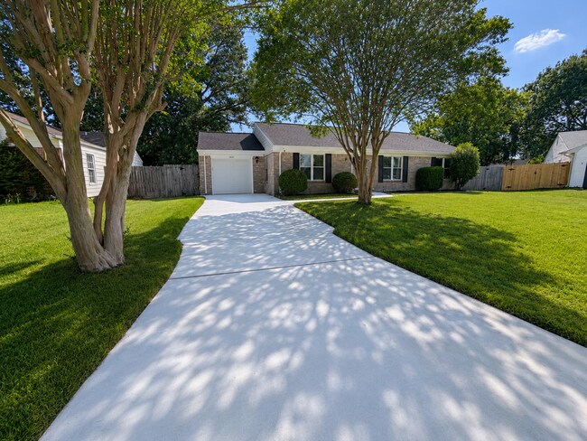 Building Photo - 5533 Society Ct