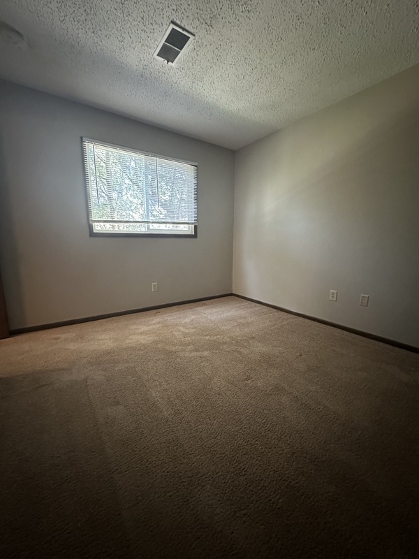 Building Photo - 941 Emmons St