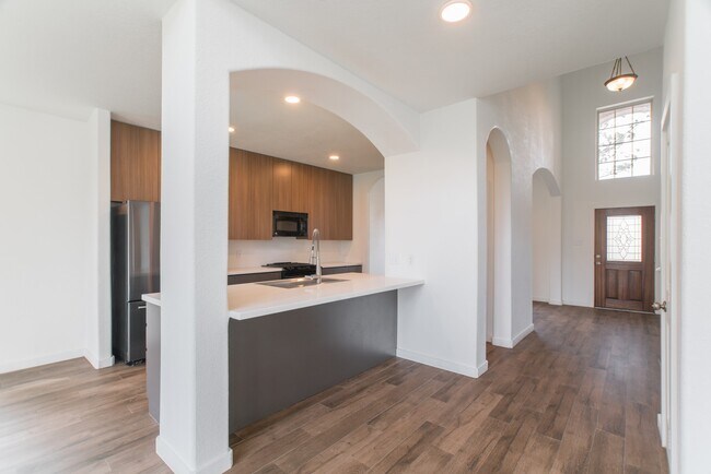 Building Photo - 102 E Lasting Spring Cir