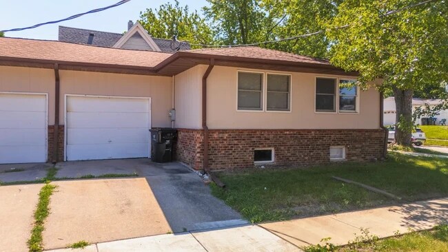 Building Photo - 507 W Miller St