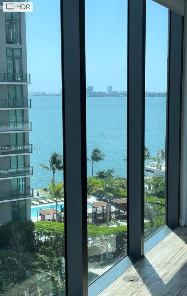 Building Photo - 650 NE 32nd St