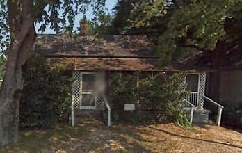 Building Photo - 546 Shull St