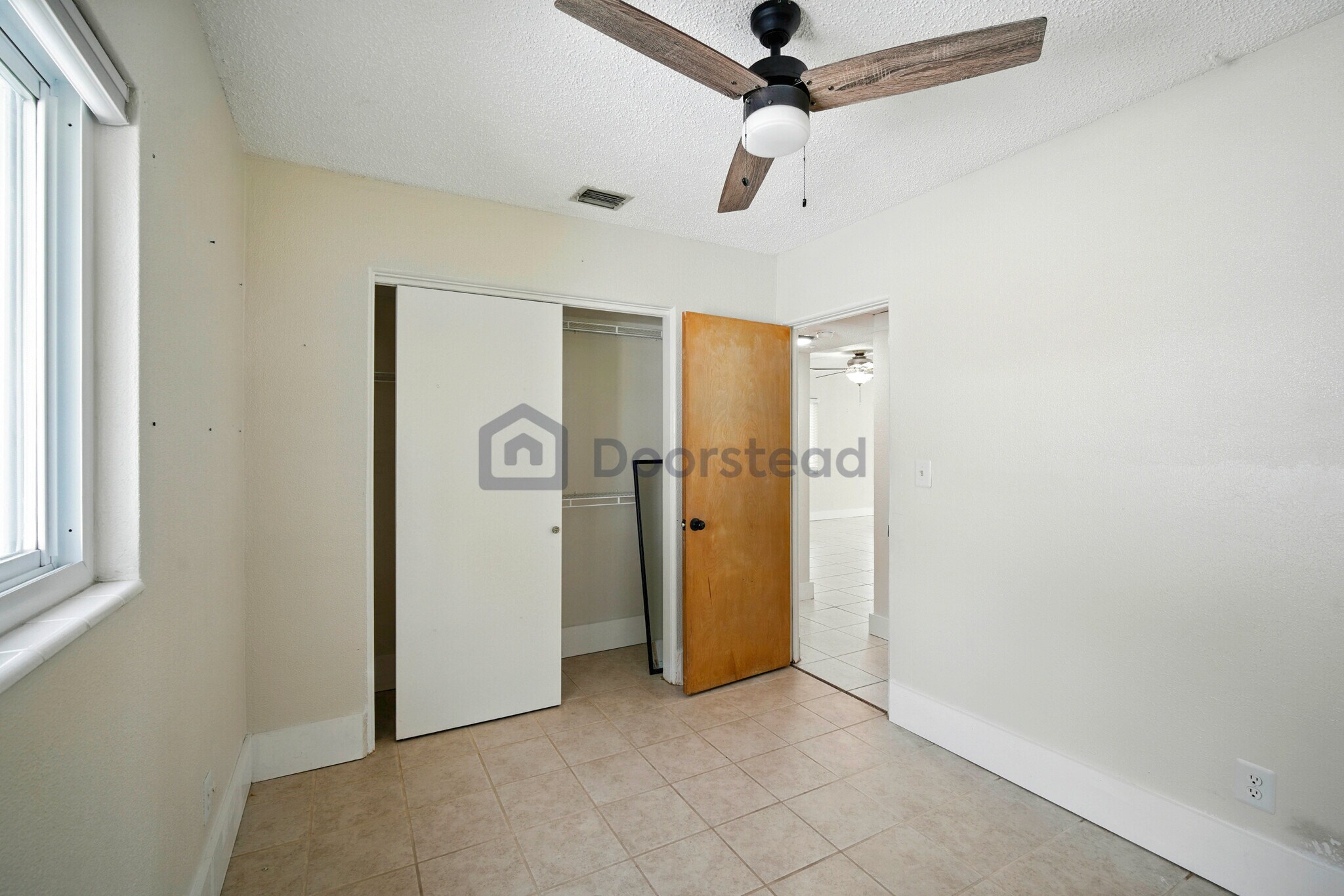 Building Photo - 760 86th Ave N