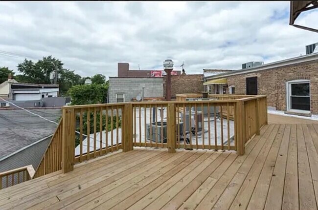 Building Photo - 3380 N Milwaukee Ave