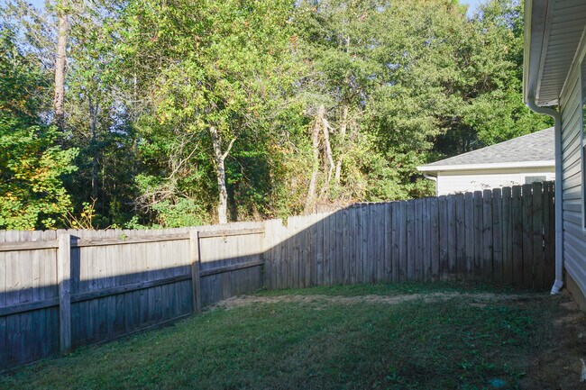 Building Photo - 321 Apple Dr