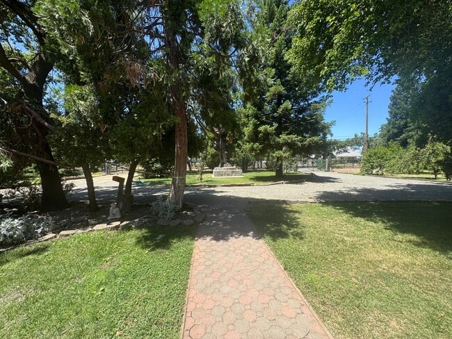 Building Photo - 3 dwelling property located in Rio Linda