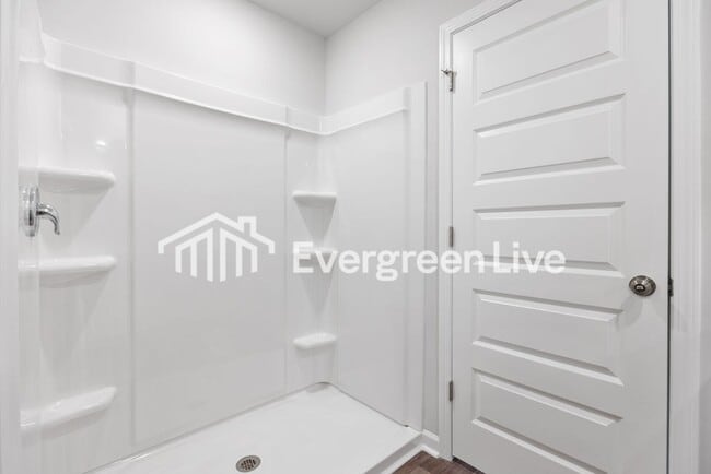 Building Photo - 1606 King Oaks Lp