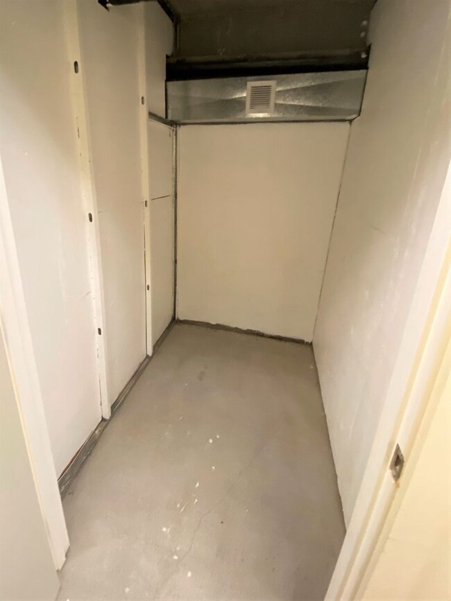 Building Photo - North Canal Station Condo